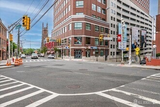 Building Photo - 110 Somerset St