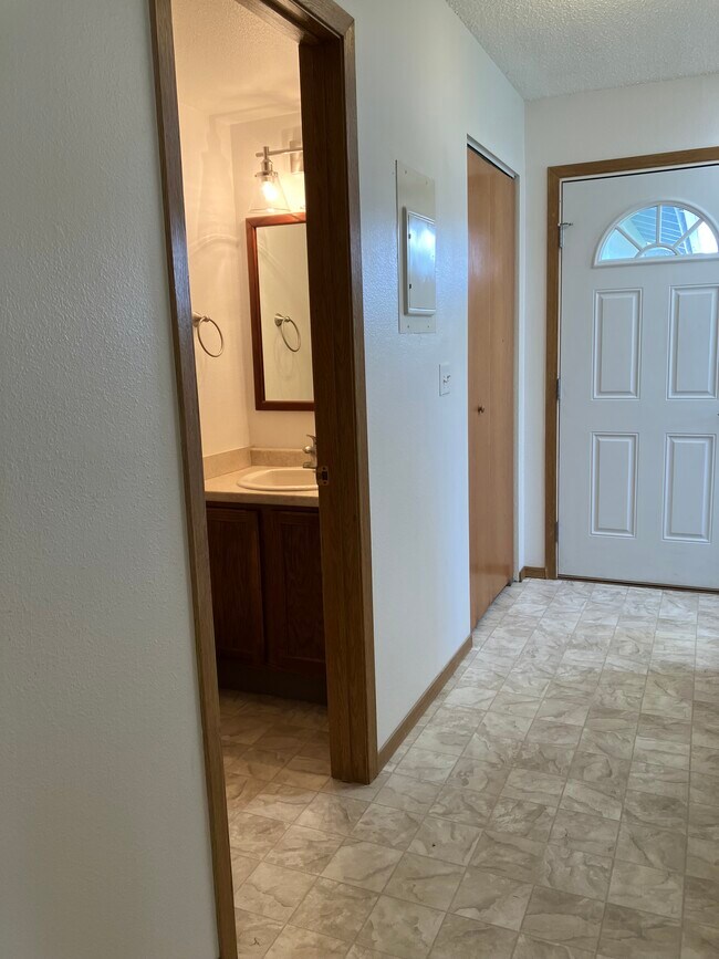 Foto del edificio - 7811 Mayfair Dr