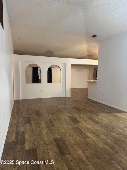 Building Photo - 1179 White Oak Cir