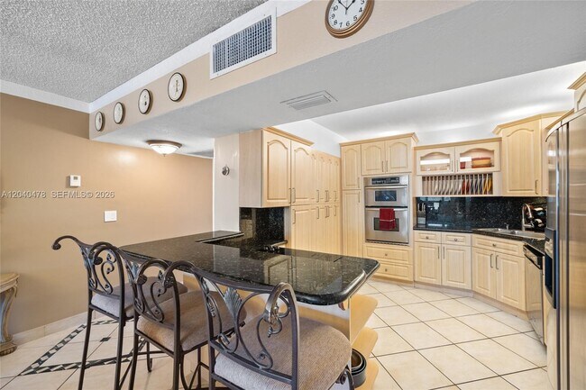Foto del edificio - 3725 S Ocean Dr