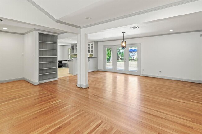 Building Photo - 4818 Briarbend Dr