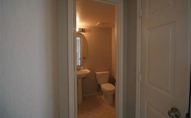 Foto del edificio - 4028 Thoroughbred Trail