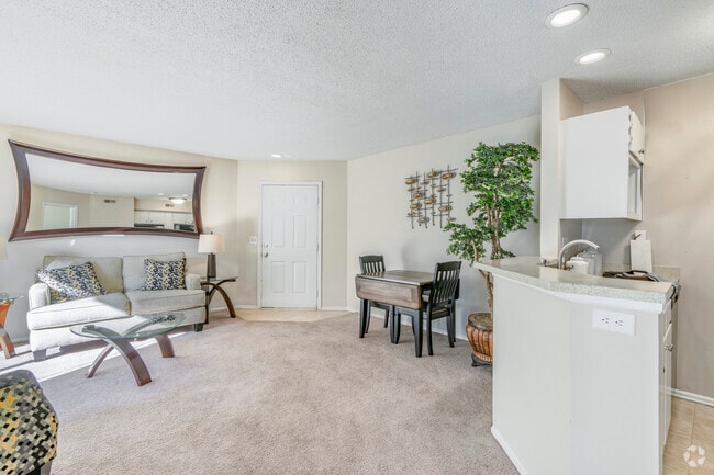 Interior Photo - Oasis at Regal Oaks