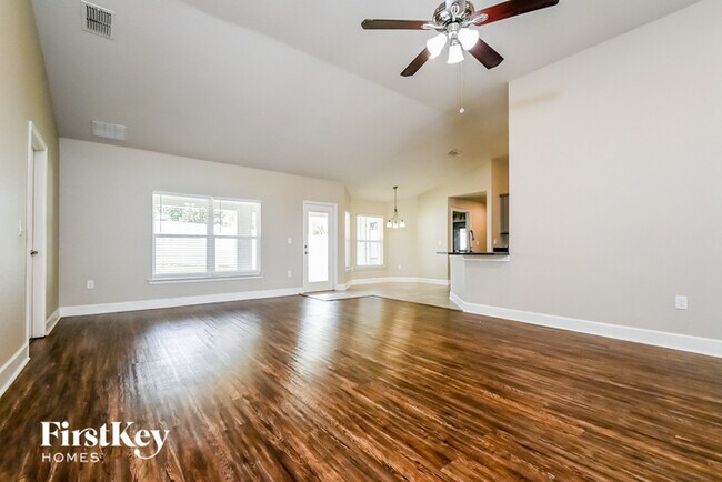Foto del edificio - 243 Brookshire Dr