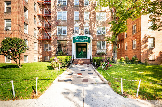 Building Photo - The Winston Apartments