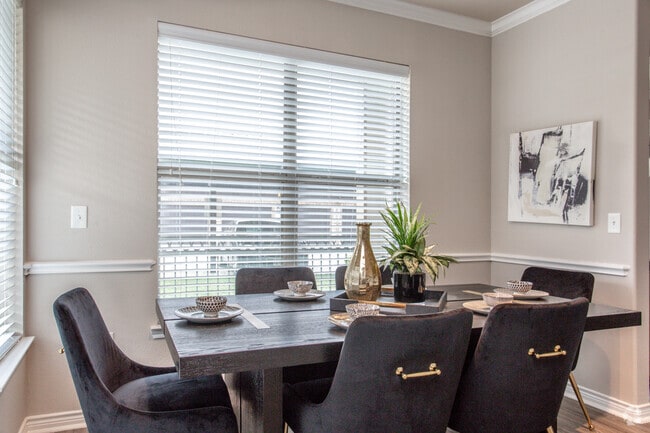 2 Br, 2 Ba - 1194 SF - Kensington Crossings