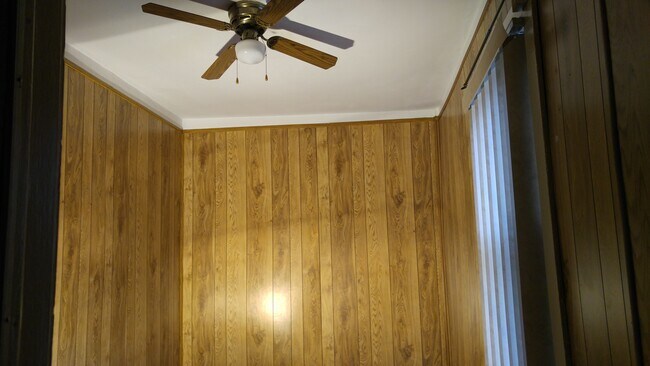 Foto del edificio - Two story building