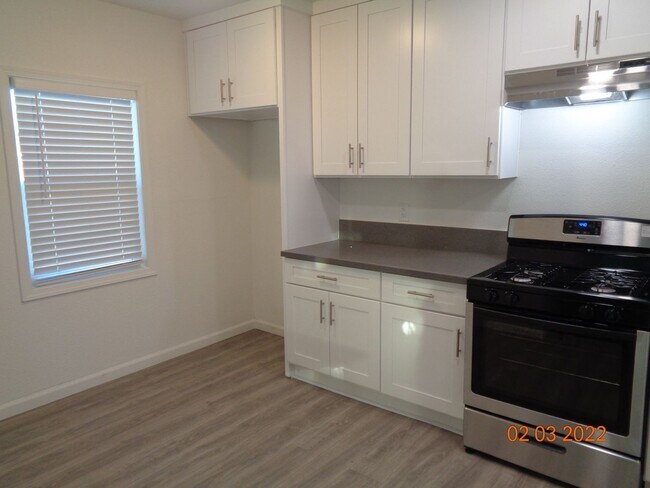 Foto del edificio - Cute and Cozy Ranch Style Home in East Lan...