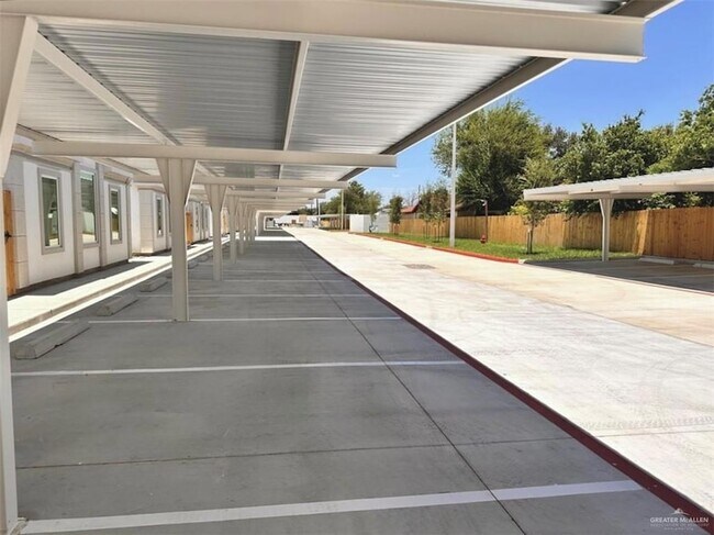 Foto del edificio - 740 N Alamo Rd