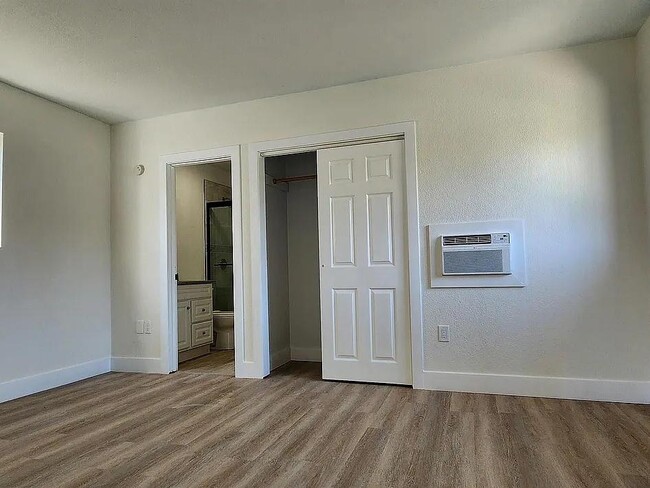 Building Photo - 308 Vine St