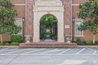 Building Photo - 3200 Ross Ave