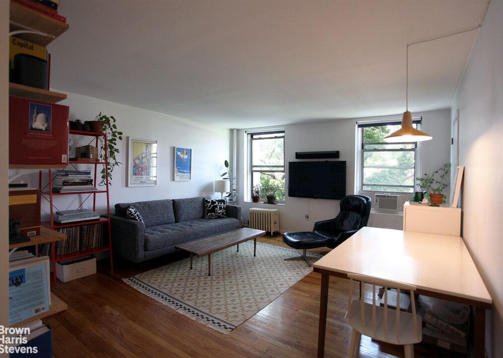 Lovely One Bedroom Townhouse for Rent in Brooklyn, NY