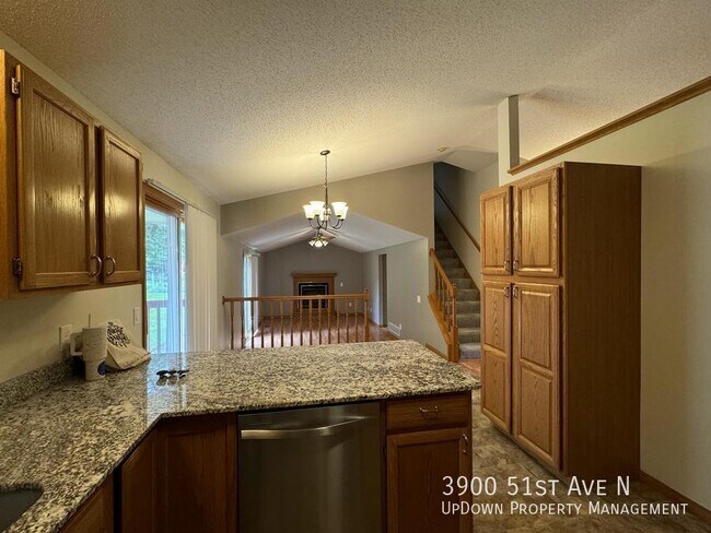 Foto del edificio - 3900 51st Ave N