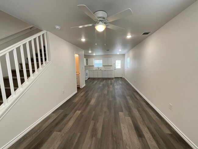 Foto del edificio - Beautiful 2 Bedroom/ 1 1/2 Bath Duplex in Kingsland, TX.