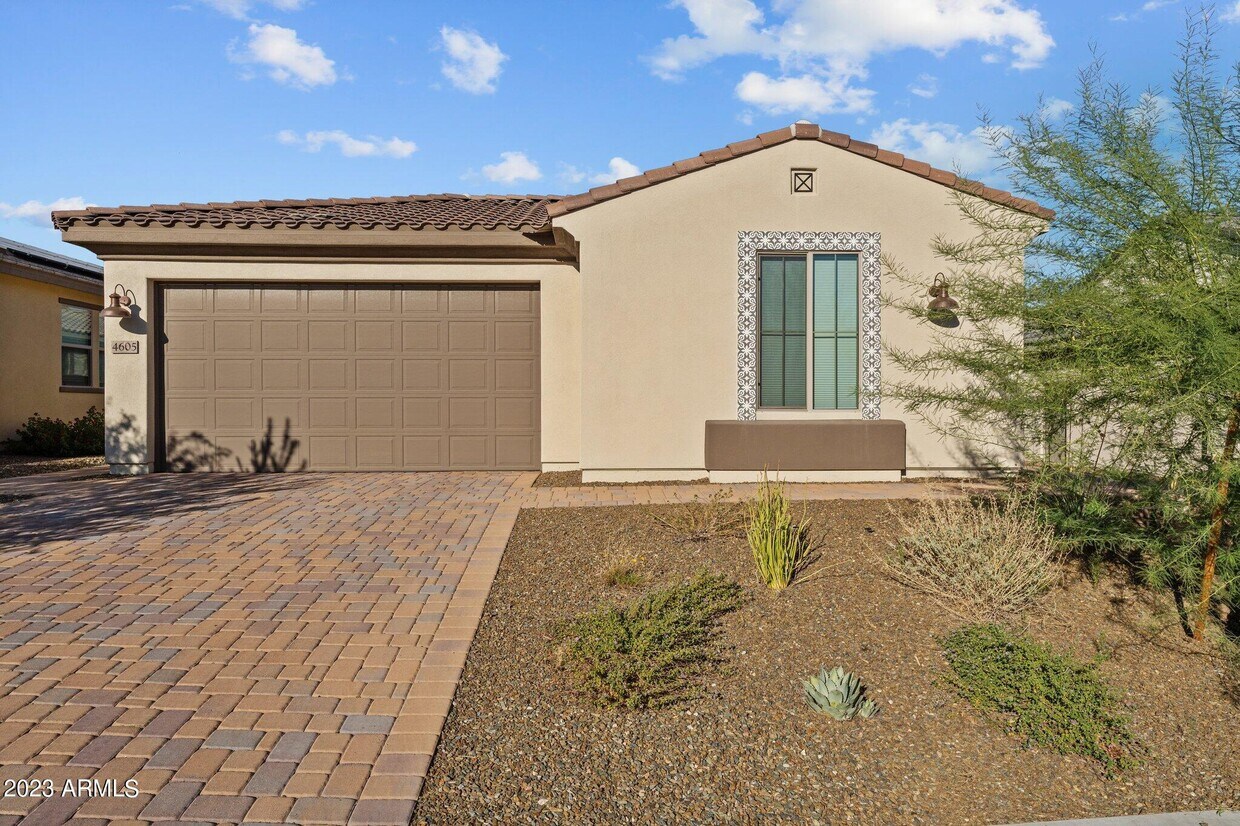 Foto principal - 4605 Jackpot Rd