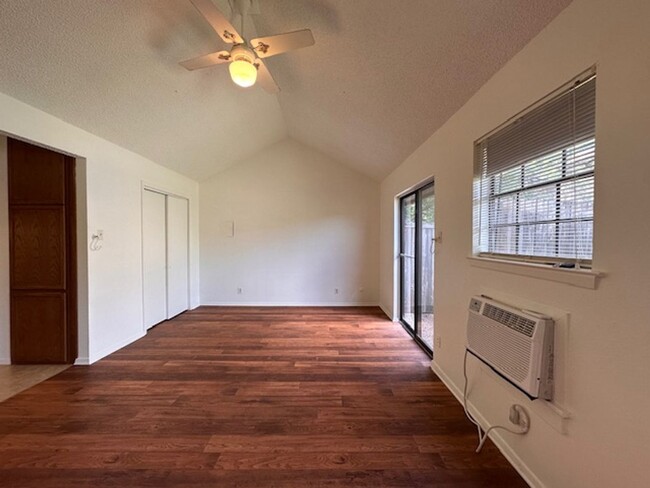 Building Photo - 4905 El Campo Ave