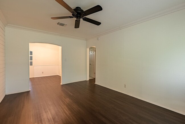 Building Photo - 6505 Pevensey Dr
