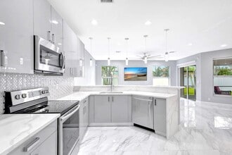 Building Photo - 6453 Paradise Cove