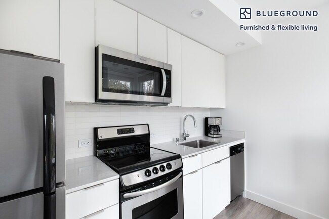 Building Photo - 120 10th Ave E