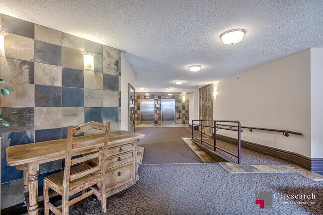Photo du bâtiment - 103-114 14 Ave SW