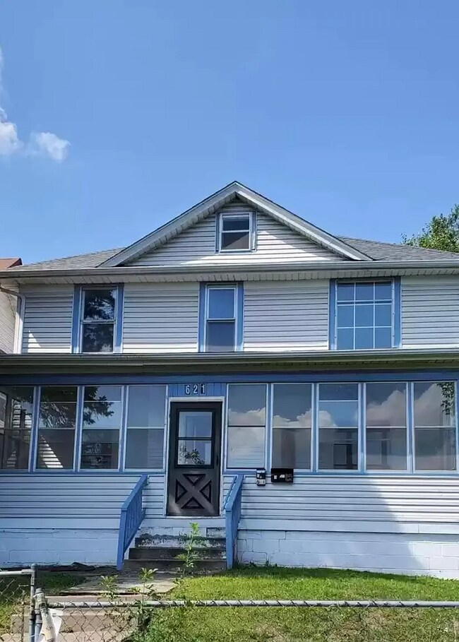 Building Photo - 621 Morgan Ave N