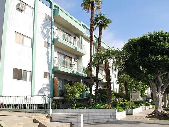 Foto principal - 458 N Hayworth Ave