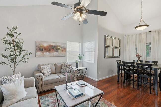 Building Photo - FURNISHED 2 Bedrooms plus den/loft & Private Pool