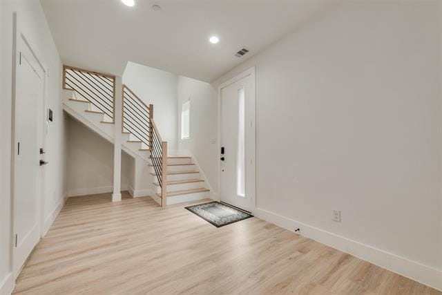 Building Photo - 2038 N Prairie Ave