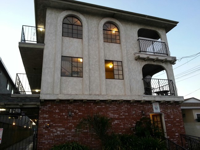 Foto del edificio - 13105 Kornblum Ave