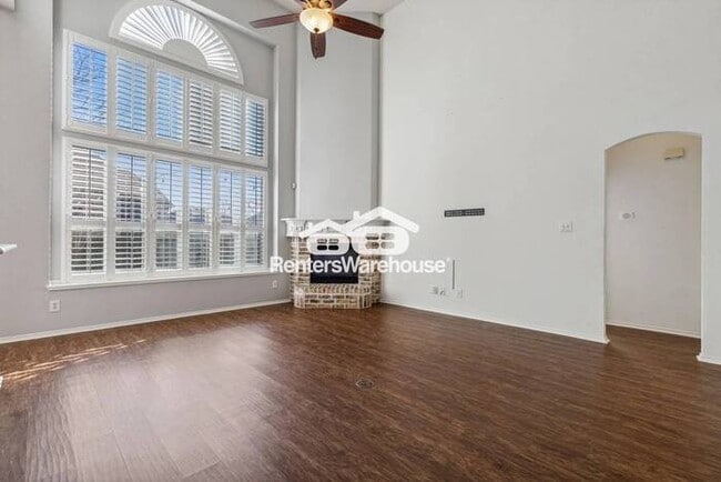 Foto del edificio - If you need space this home is for you!