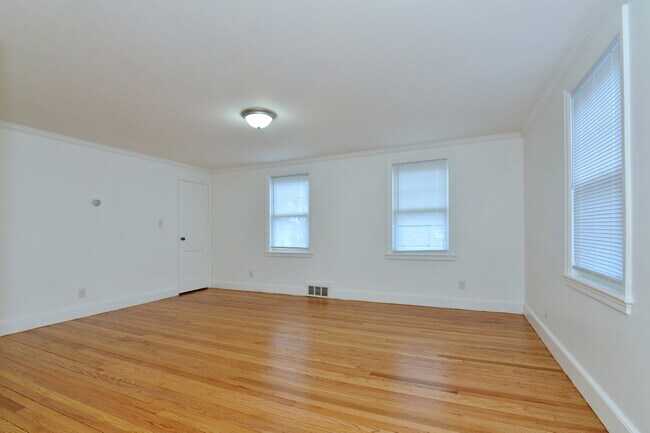Building Photo - 148 Glenwood Ave