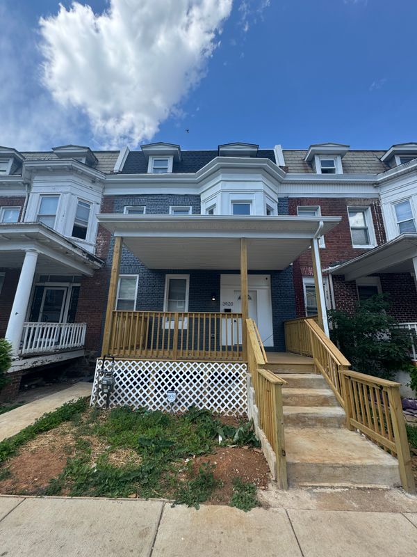 Foto principal - 3920 Ridgewood Ave