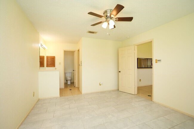 Foto del edificio - 8215 Summer Quail Dr