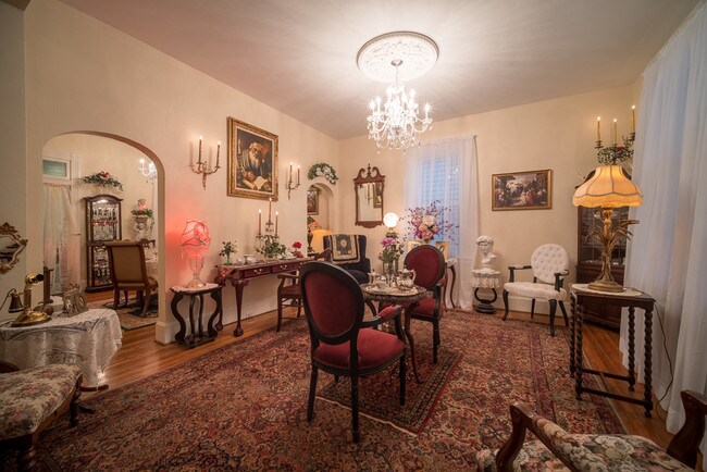 Drawing Room - High Ceilings/Guest Room - 319 N 1st St