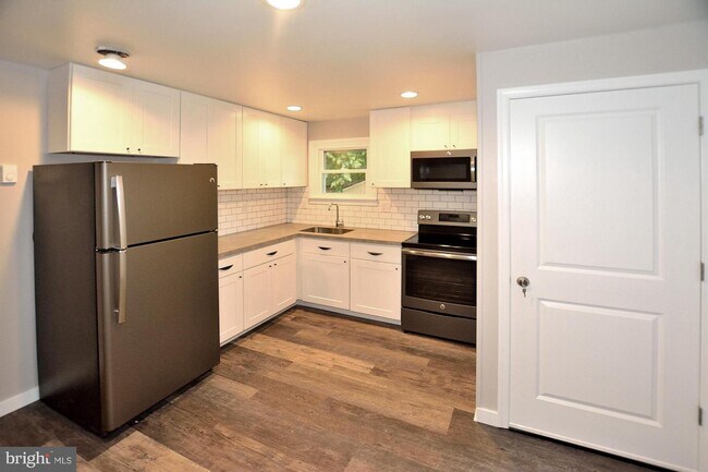 Foto del edificio - 229 N Kent St