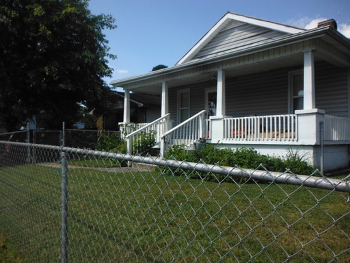 Primary Photo - 1603 E Fairview Ave