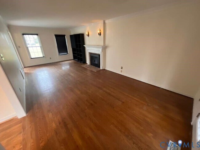 Foto del edificio - 5916 Park Forest Ln