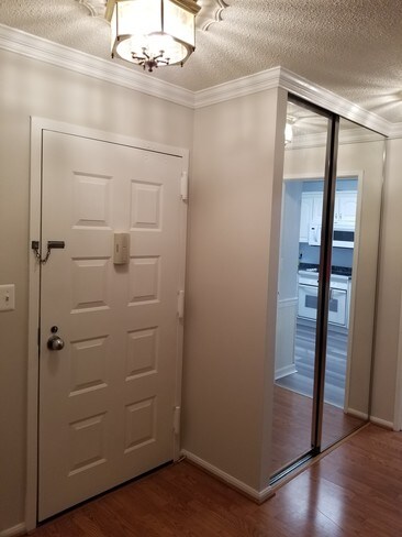 Foto del edificio - 8380 Greensboro Dr