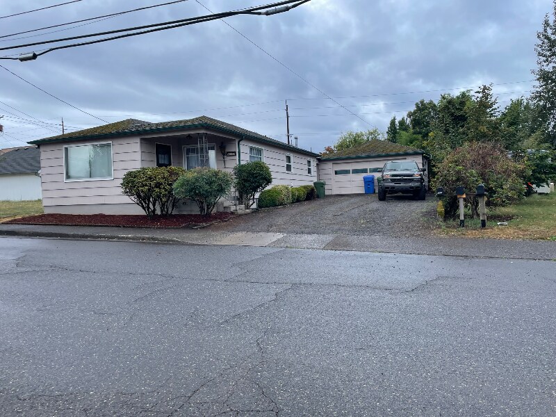 Foto principal - 38850 Pleasant St