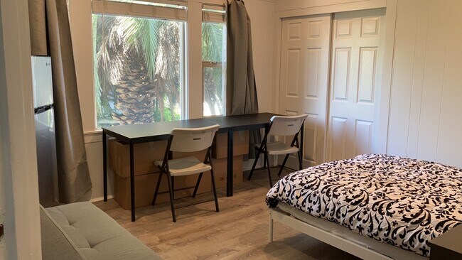 Dormitorio 2 con amplio armario - 2329 Parker St