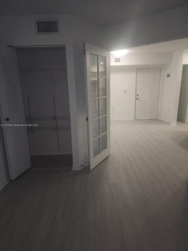 Foto del edificio - 4460 NW 107th Ave