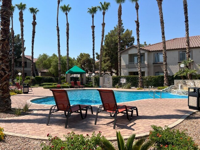 Building Photo - Henderson - 2 bedroom / 2 bath condo