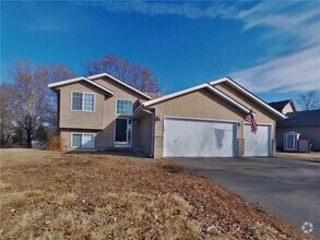Building Photo - 6367 River Mill Dr