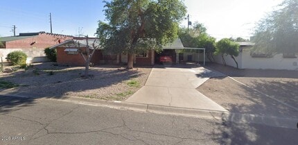 Building Photo - 727 E Solana Dr