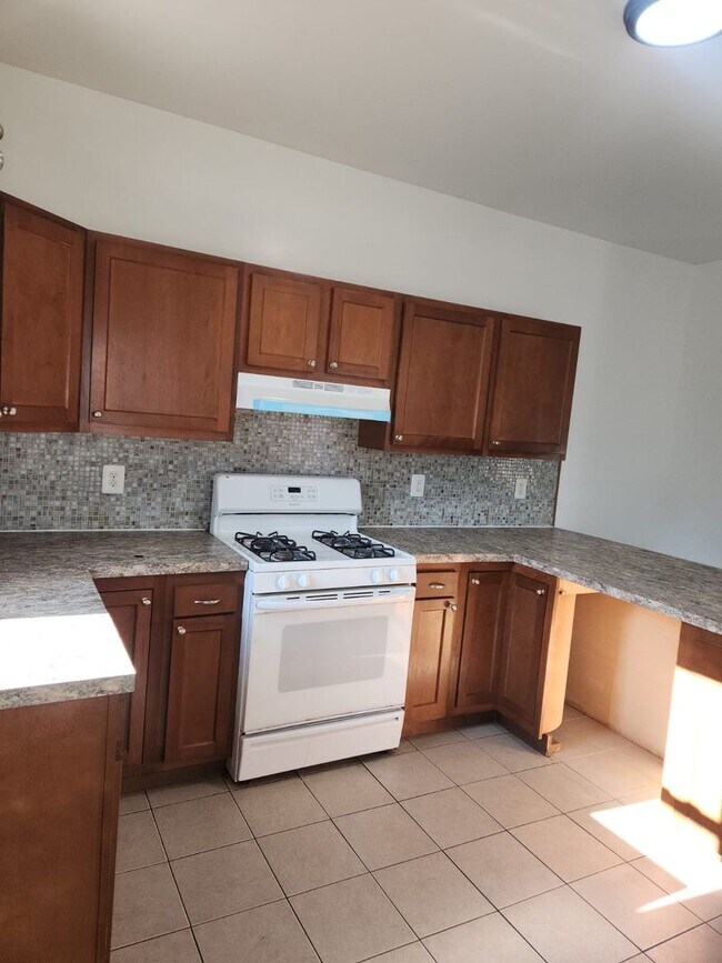 Foto del edificio - Rental Home-Tremendous Value in West Phila...
