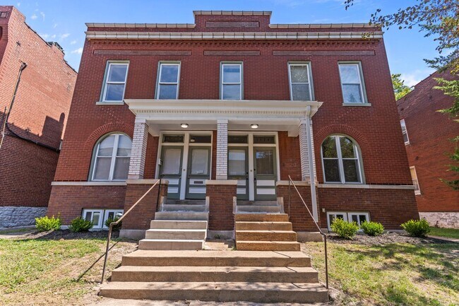 Foto del edificio - 3518 Iowa Ave