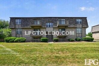 Building Photo - 801 Hilltop Ln