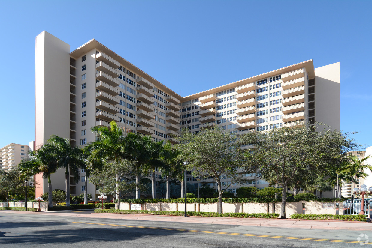 Coral Ridge Towers South Apartments - Fort Lauderdale, Fl 