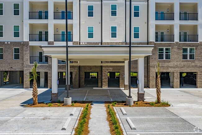 Entrada - Haven on Henry