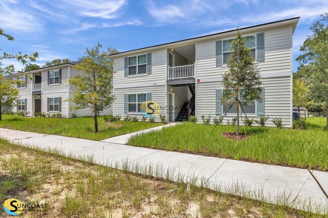 Foto del edificio - 6499 Breezy Oaks Wy